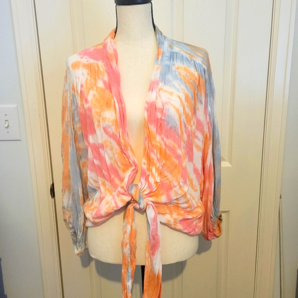Young, Fabulous and Broke, Tie-Dye tie front blouse/cardigan size small